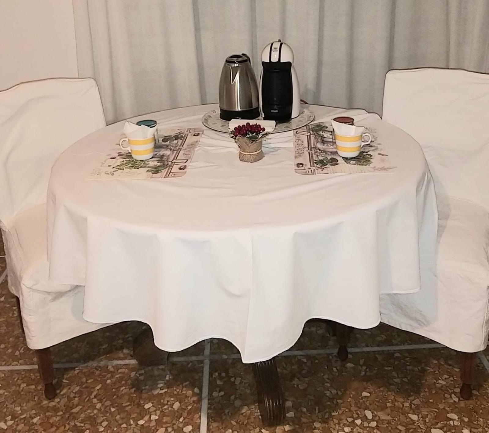 Amico Del Sole Bed & Breakfast Roma Eksteriør bilde